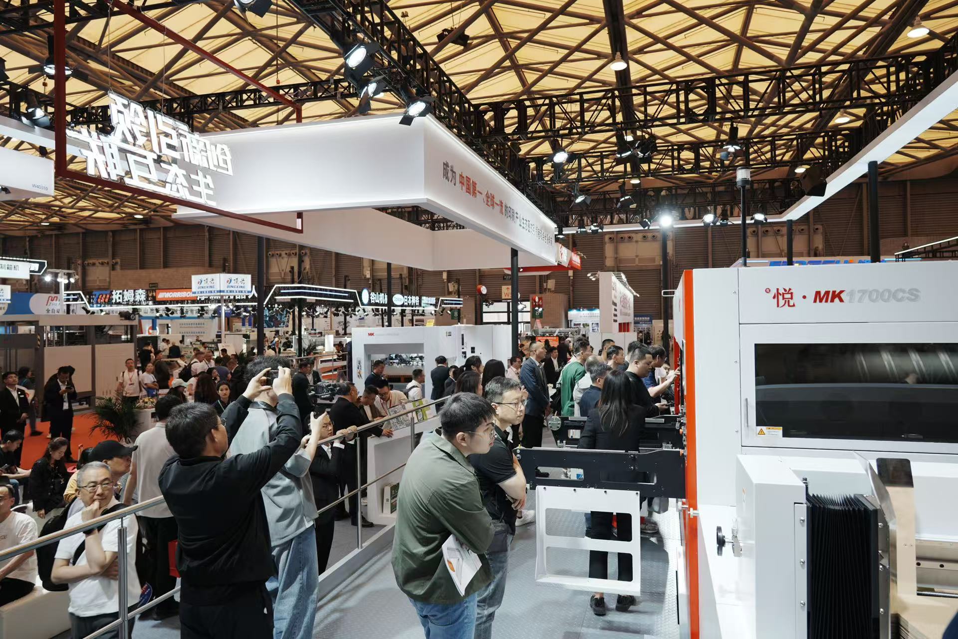 银河娱乐6163闪耀 WEPACK，大幅面模切机成为全球 “焦点”